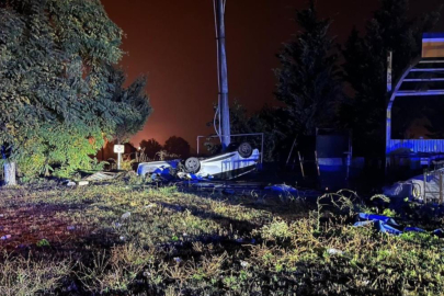 Bursa'da kontrolden çıkan otomobil takla attı
