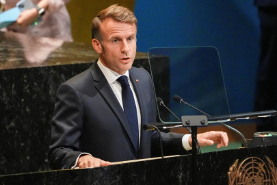 Macron: Louvre Müzesi'ndeki hırsızlık mirasımıza saldırı