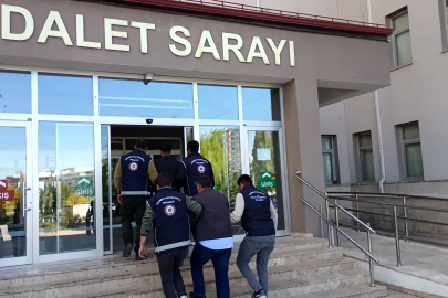 Sivas'ta 4 göçmen kaçakçısı tutuklandı