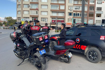Ehliyetsiz arkadaşına motosikleti verdi, "Bir sürü cezam var" diye polise yalvardı