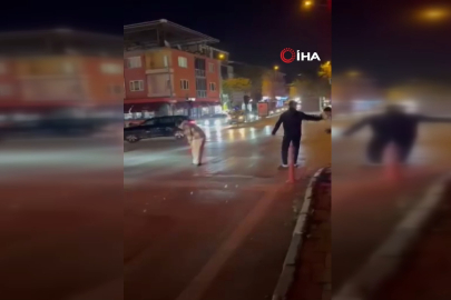 Görüntüler Bursa'dan... Caddenin ortasında oyun oynadılar