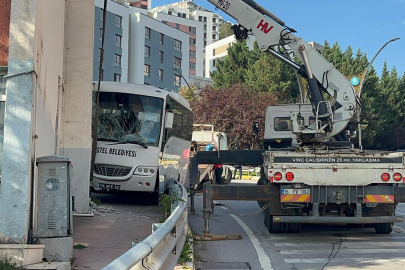 Polisleri taşıyan midibüs kaza yaptı: 7 yaralı