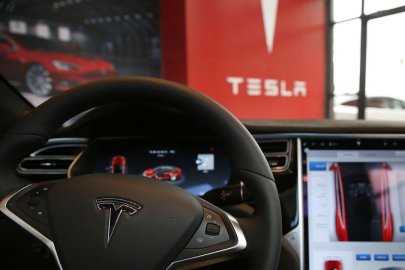 Tesla, yaklaşık 13 bin aracını geri çağırıyor
