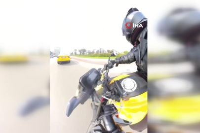 Bursa'da motosikletli, önünde duran taksiye çarptı