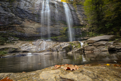 Suuçtu Şelalesi sonbahar renklerine büründü