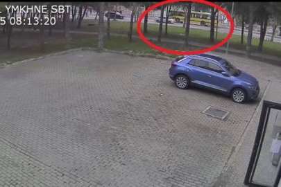 Bursa'da belediye otobüsü yayaya çarptı!