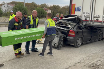 Tıra arkadan çarpan otomobilin sürücüsü öldü