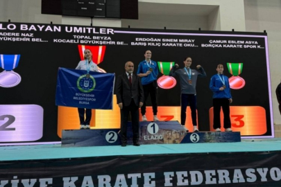 Bursa Büyükşehir Belediyesporlu karateciler yine madalyaları topladı