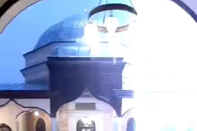 596 yıllık tarihi caminin kubbesine yıldırım düştü