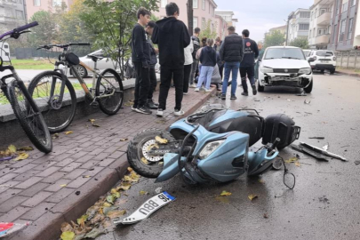 Otomobil ile çarpışan motosikletli yaralandı