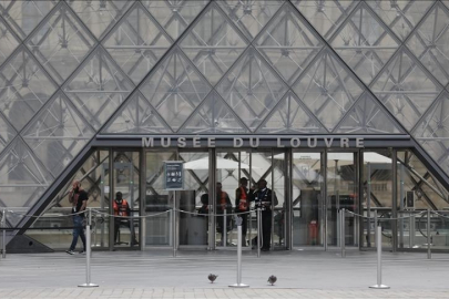 Fransa'da Louvre Müzesi soygunuyla bağlantılı 2 kişi tutuklandı