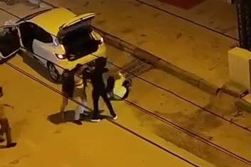 Olayın adresi Bursa: Tartıştığı kadını yerde sürükledi