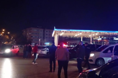 Silahını göstererek bekçileri tehdit etti