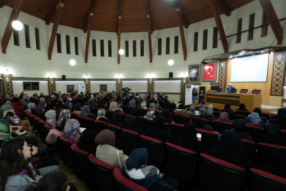 Aile okulunda "Tesettür Ve Mahremiyet" konusu işlendi