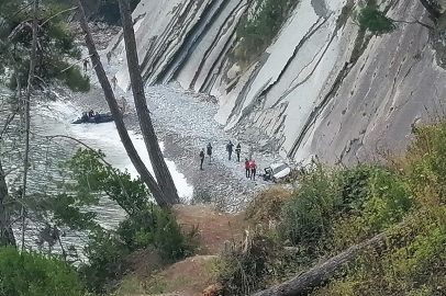 Kayıp imamdan acı haber: Cesedi uçurumdan yuvarlanmış aracında bulundu