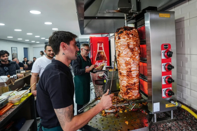 Eski futbolcu Orkan Çınar, Bursa'da döner kesiyor