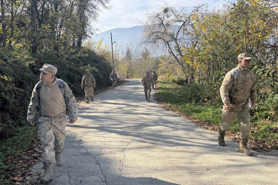 Evlerinden çıkıp bir daha dönmediler... Anne ile oğlu her yerde aranıyor!