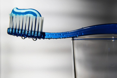 Saçtan yapılan diş macunu diş minesini yeniden büyütebilir