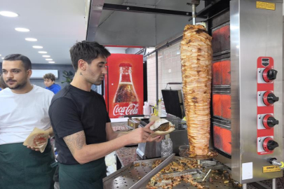 Şampiyonlar Ligi’nden dönerciliğe: Eski futbolcu döner dükkanı açtı
