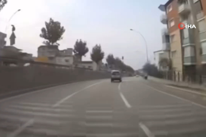 Bursa'da kaza anı kamerada!