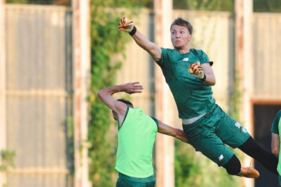 Bursaspor’un 2007’li kalecisi Avrupa yolunda: Milli davet geldi!