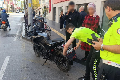 Plakasını bandanayla gizleyen sürücüye 43 bin 149 lira ceza