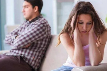 Yargıtay'dan emsal TikTok kararı! Eşinin başka erkeklerle video paylaştığını görünce...