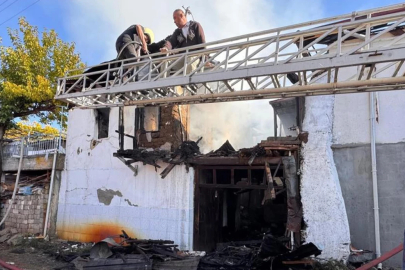 Yaşlı çift elektrikli sobadan çıkan yangında hayatını kaybetti