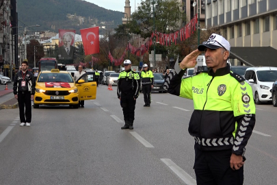 Atatürk, ebediyete intikalinin 87. yılında Bursa'da törenlerle anıldı!