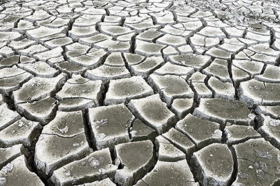 İran'ın Meşhed kentinde barajların doluluk oranı yüzde 3’ün altına düştü