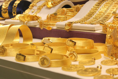 Altın güne düşüşle başladı