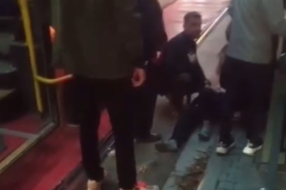 Bursa'da minibüs küçük çocuğa çarptı!