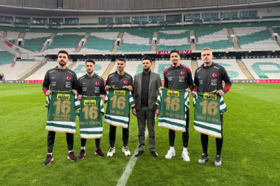 Bursaspor Başkanı Enes Çelik’ten Milli Futbolculara anlamlı hediye
