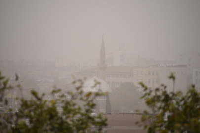 Şanlıurfa'da toz taşınımı etkili oldu