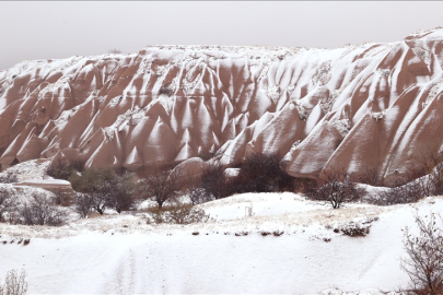 Kapadokya'da mevsimin ilk karı yağdı