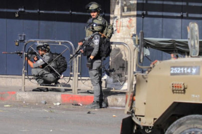 Katil İsrail ordusu işgal altındaki Batı Şeria'da 15 Filistinliyi gözaltına aldı