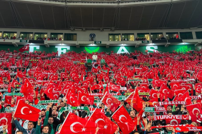 Bursaspor’un taraftar grubu Teksas’tan koreografi açıklaması: “Federasyon onay vermedi”