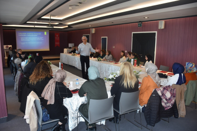 Prof. Dr. Haydar Sur, Bursa'da doğru iletişimin yollarını paylaştı