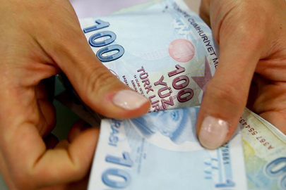 İlk kez burs ve öğrenim kredisi alacak öğrenciler için ödemeler başladı