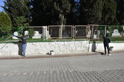 Karacabey'de mezarlıklara özenli bakım