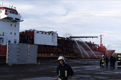 Ukrayna'da isabet alan Türk bayraklı gemideki yangın söndürüldü