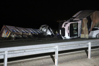 5 araç birbirine girdi: 4 ölü, 13 yaralı