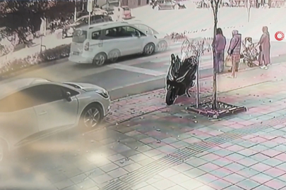 Bursa'da anne ve bebeğine araba çarptı!