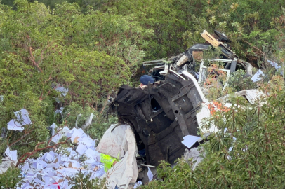 Bursa'da katliam gibi kaza: Tır uçurumdan yuvarlandı!