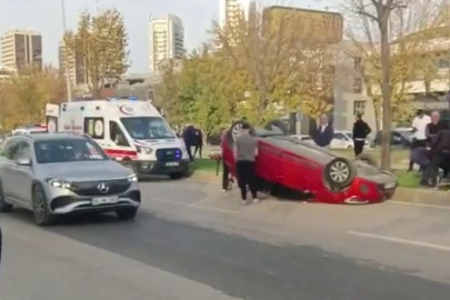 Bursa'da feci kaza: Sürücü otomobilde sıkıştı!