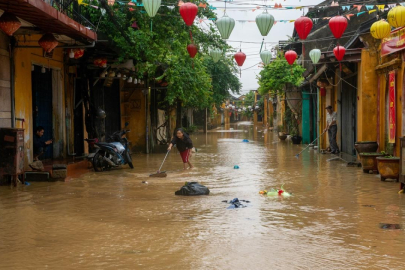 Vietnam'da şiddetli yağışların neden olduğu sellerde 55 kişi hayatını kaybetti