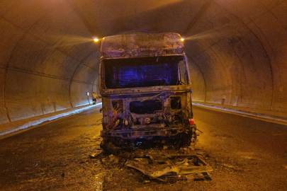Bursa'da su tankeri küle döndü