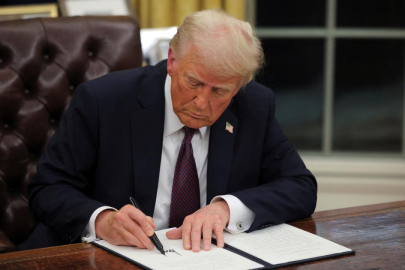 Trump, yapay zeka girişimine dair kararnameyi imzaladı