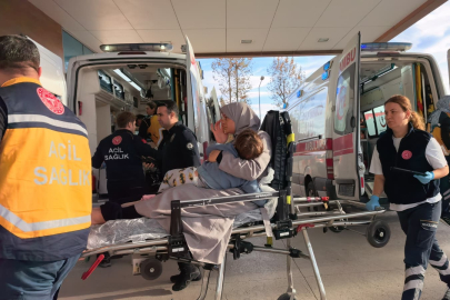 Bursa'da 3. kattaki balkondan düşen çocuk yaralandı