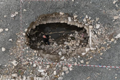 Yıllarca üzerinde yaşamışlar! Depremle ortaya çıktı...